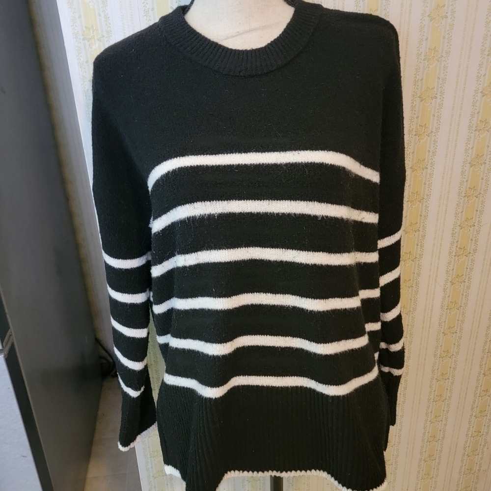 Inner Circle Sweater Sz L